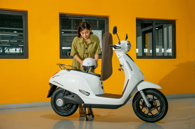 Xe máy điện, xe máy 50cc có cần đóng phí bảo trì đường bộ không?