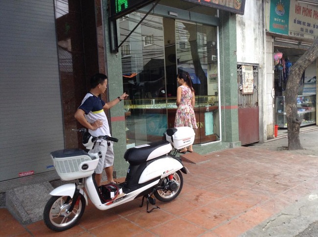 Xe đạp điện Honda A8 màu trắng siêu bền được vận chuyển về Chợ hàng cũ, Hải Phòng